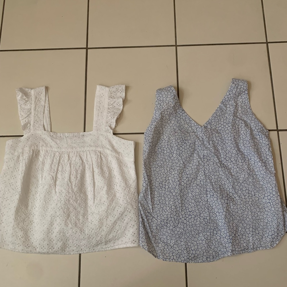 GAP White Sleeveless Top